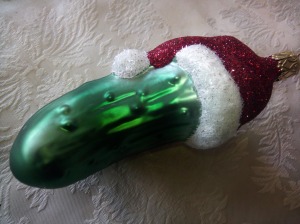 Gürkchen aus Glas als Weihnachtsschmuck